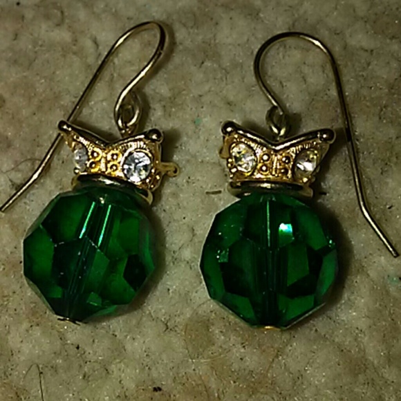 Gold French hook earrings with crowns - Picture 6 of 7